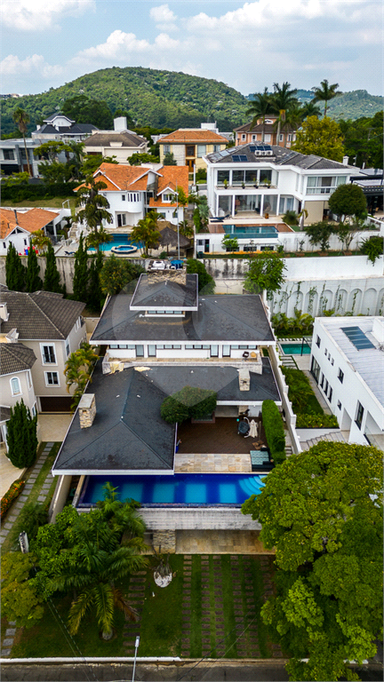 Casa en condomínio para VENDA e LOCAÇÃO no RESIDENCIAL ALPHAVILLE 8.
