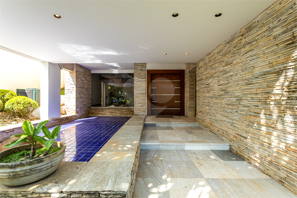 Casa en condomínio para VENDA e LOCAÇÃO no RESIDENCIAL ALPHAVILLE 8.
