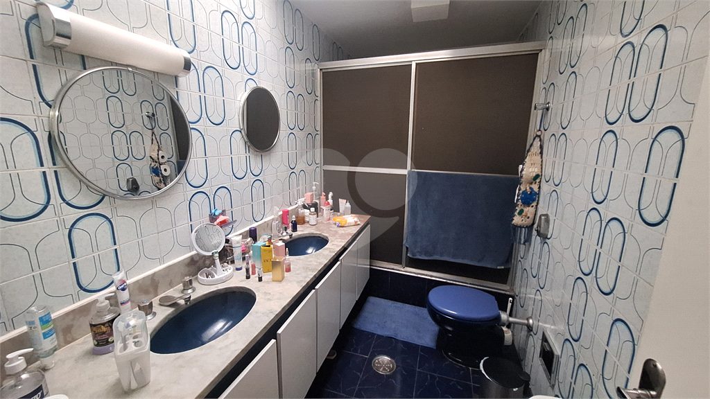 Casa a venda Vila Guilherme 213 m² de construção, 4 dormitórios, sendo 1 suíte e 1 quarto de empregada, 5 vagas ( 4 internas e 1 externa ), sala grande, cozinha ampla com copa.