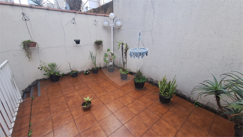 Casa a venda Vila Guilherme 213 m² de construção, 4 dormitórios, sendo 1 suíte e 1 quarto de empregada, 5 vagas ( 4 internas e 1 externa ), sala grande, cozinha ampla com copa.