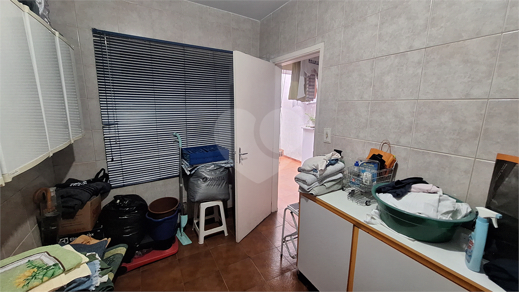 Casa a venda Vila Guilherme 213 m² de construção, 4 dormitórios, sendo 1 suíte e 1 quarto de empregada, 5 vagas ( 4 internas e 1 externa ), sala grande, cozinha ampla com copa.