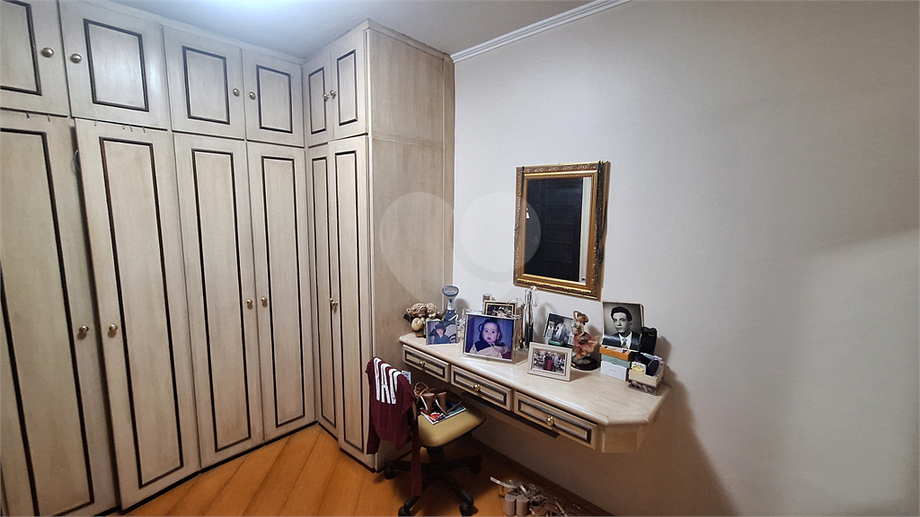Casa a venda Vila Guilherme 213 m² de construção, 4 dormitórios, sendo 1 suíte e 1 quarto de empregada, 5 vagas ( 4 internas e 1 externa ), sala grande, cozinha ampla com copa.