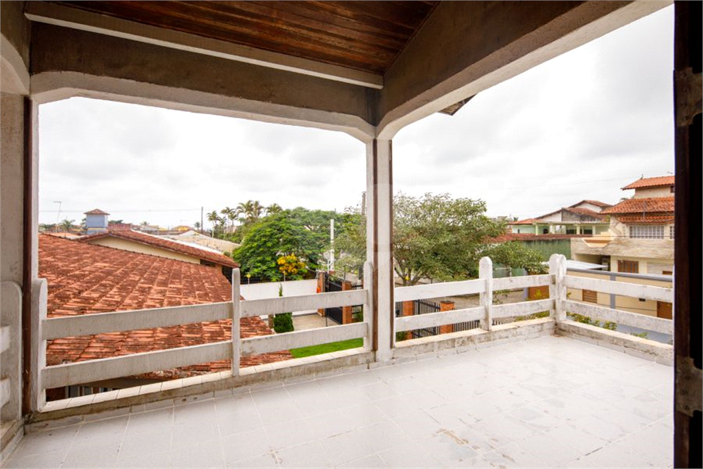 Sobrado à venda | 400 m² | 3 dormitórios (1 suíte) | Piscina | 3 vagas em Suarão – Itanhaém/SP! 