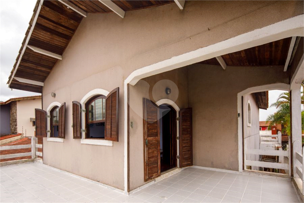 Sobrado à venda | 400 m² | 3 dormitórios (1 suíte) | Piscina | 3 vagas em Suarão – Itanhaém/SP! 