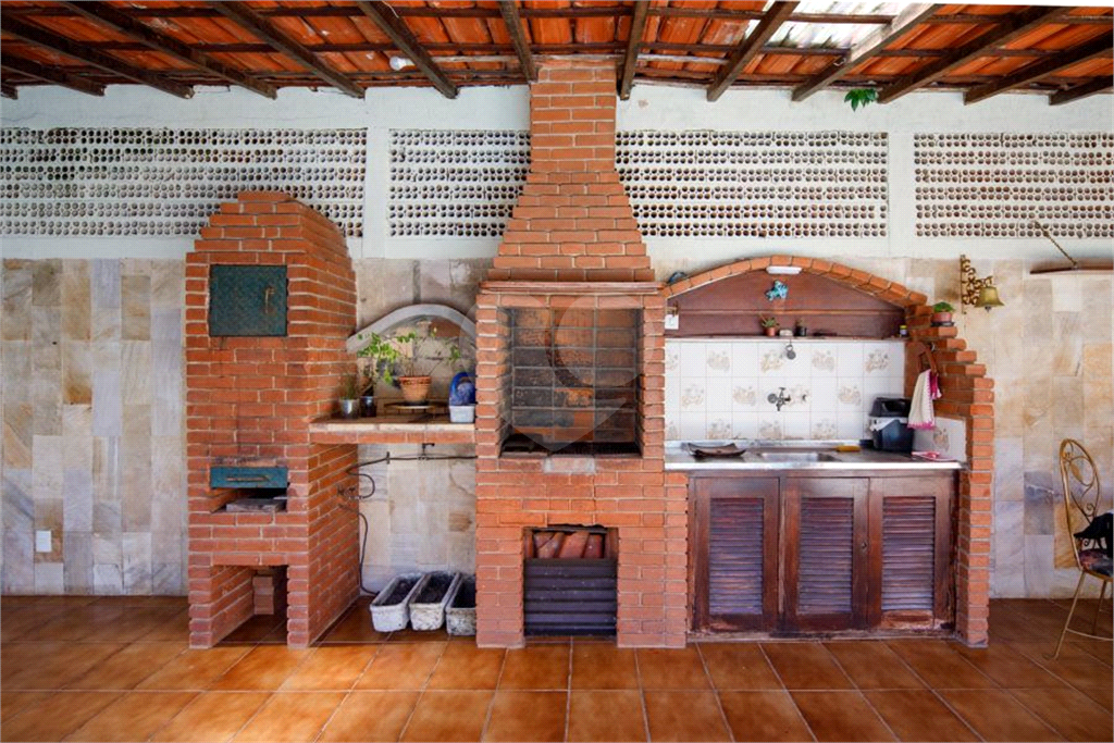 Sobrado à venda | 400 m² | 3 dormitórios (1 suíte) | Piscina | 3 vagas em Suarão – Itanhaém/SP! 