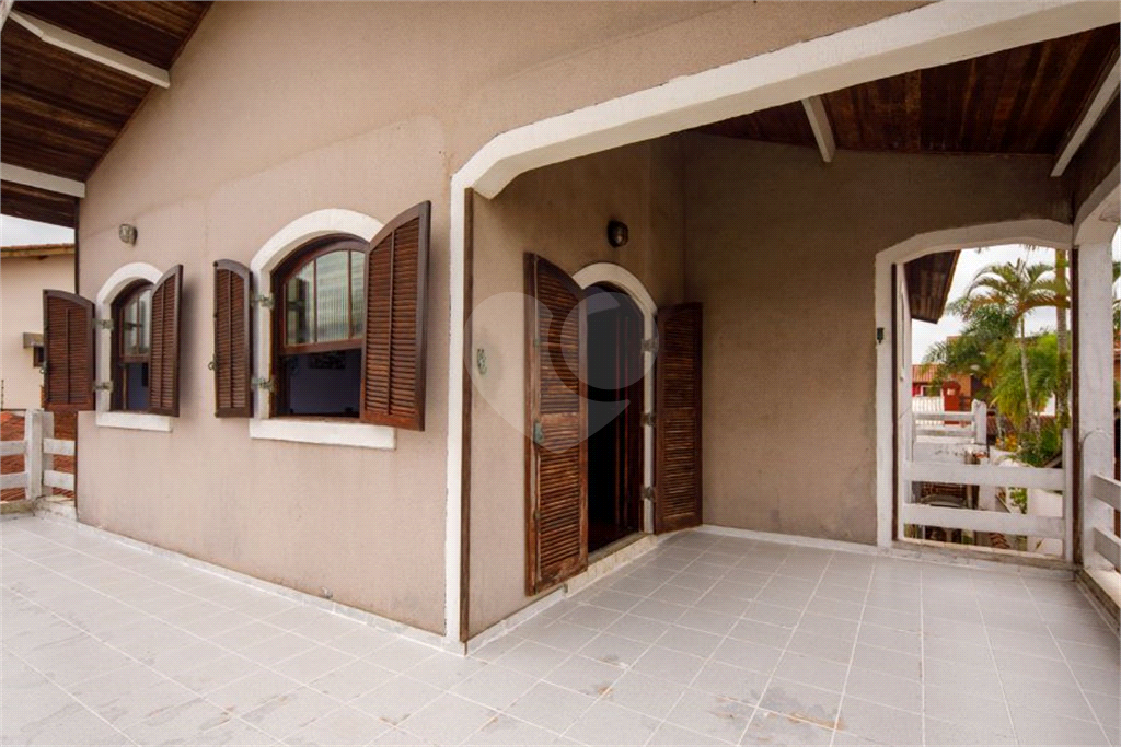 Sobrado à venda | 400 m² | 3 dormitórios (1 suíte) | Piscina | 3 vagas em Suarão – Itanhaém/SP! 