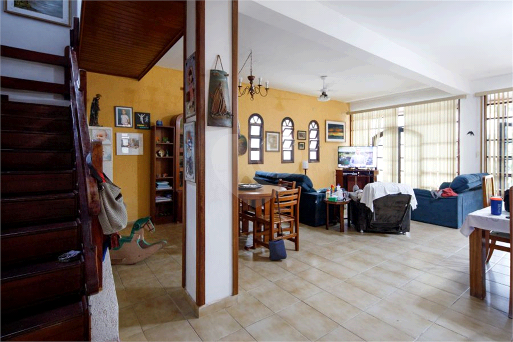 Sobrado à venda | 400 m² | 3 dormitórios (1 suíte) | Piscina | 3 vagas em Suarão – Itanhaém/SP! 