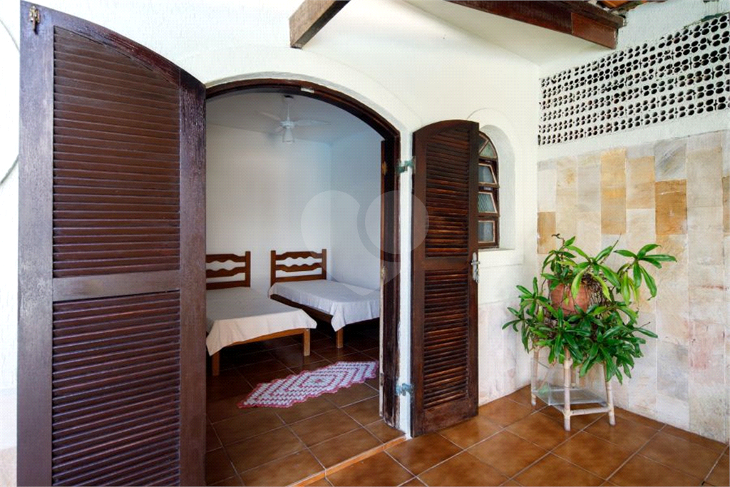 Sobrado à venda | 400 m² | 3 dormitórios (1 suíte) | Piscina | 3 vagas em Suarão – Itanhaém/SP! 