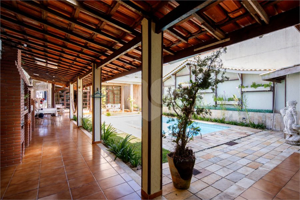 Sobrado à venda | 400 m² | 3 dormitórios (1 suíte) | Piscina | 3 vagas em Suarão – Itanhaém/SP! 