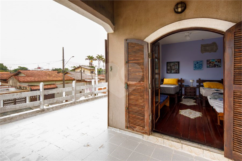 Sobrado à venda | 400 m² | 3 dormitórios (1 suíte) | Piscina | 3 vagas em Suarão – Itanhaém/SP! 