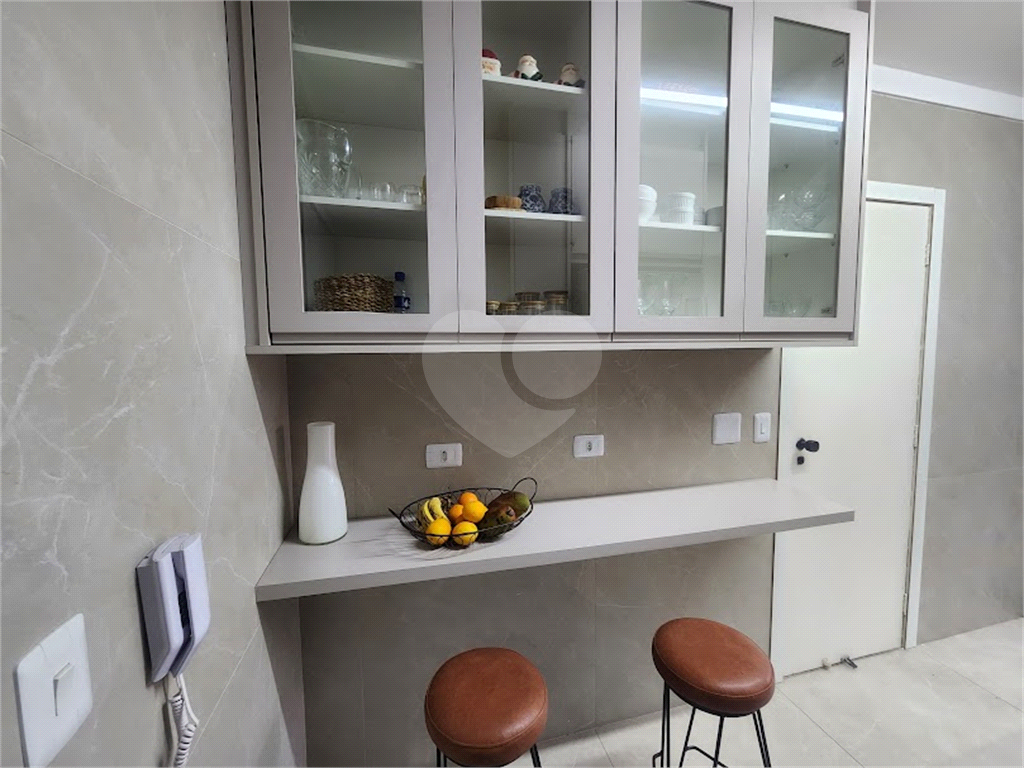 APARTAMENTO em MORUMBI