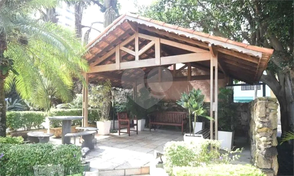 APARTAMENTO em MORUMBI