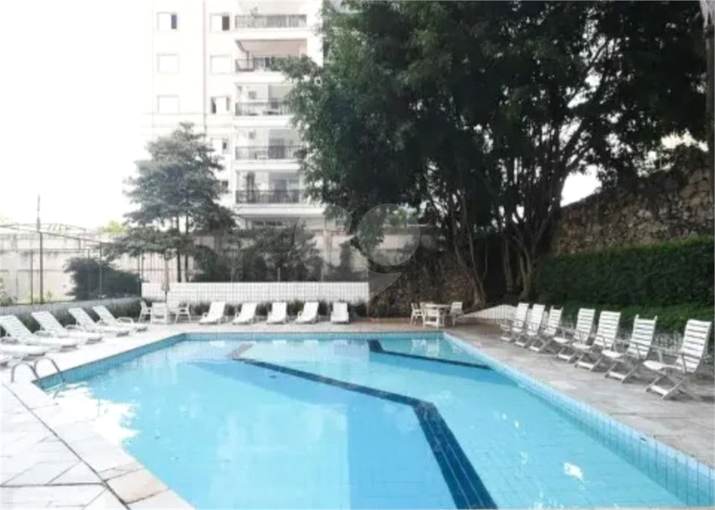 APARTAMENTO em MORUMBI