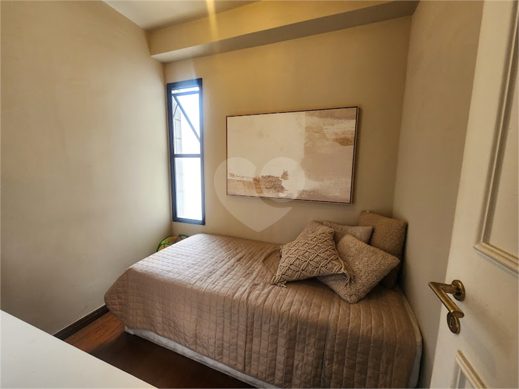 APARTAMENTO em MORUMBI