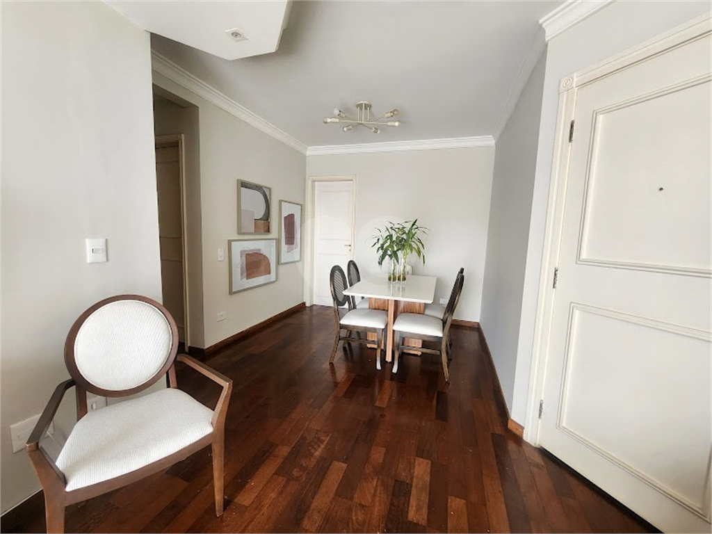 APARTAMENTO em MORUMBI