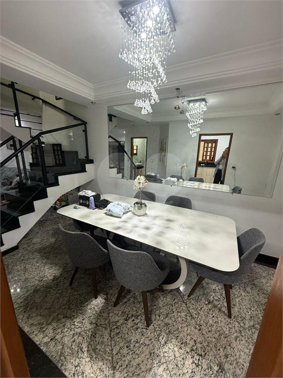 Sobrado à venda no Condomínio Bosque dos Pássaros – Guarulhos