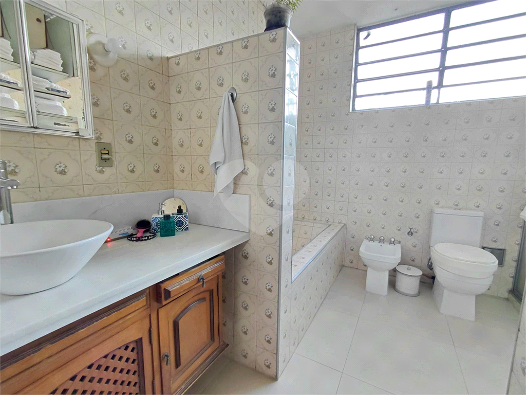 Casa de 460m² 4 quartos grandes, 1 suíte, 2 vagas Perdizes Sumaré