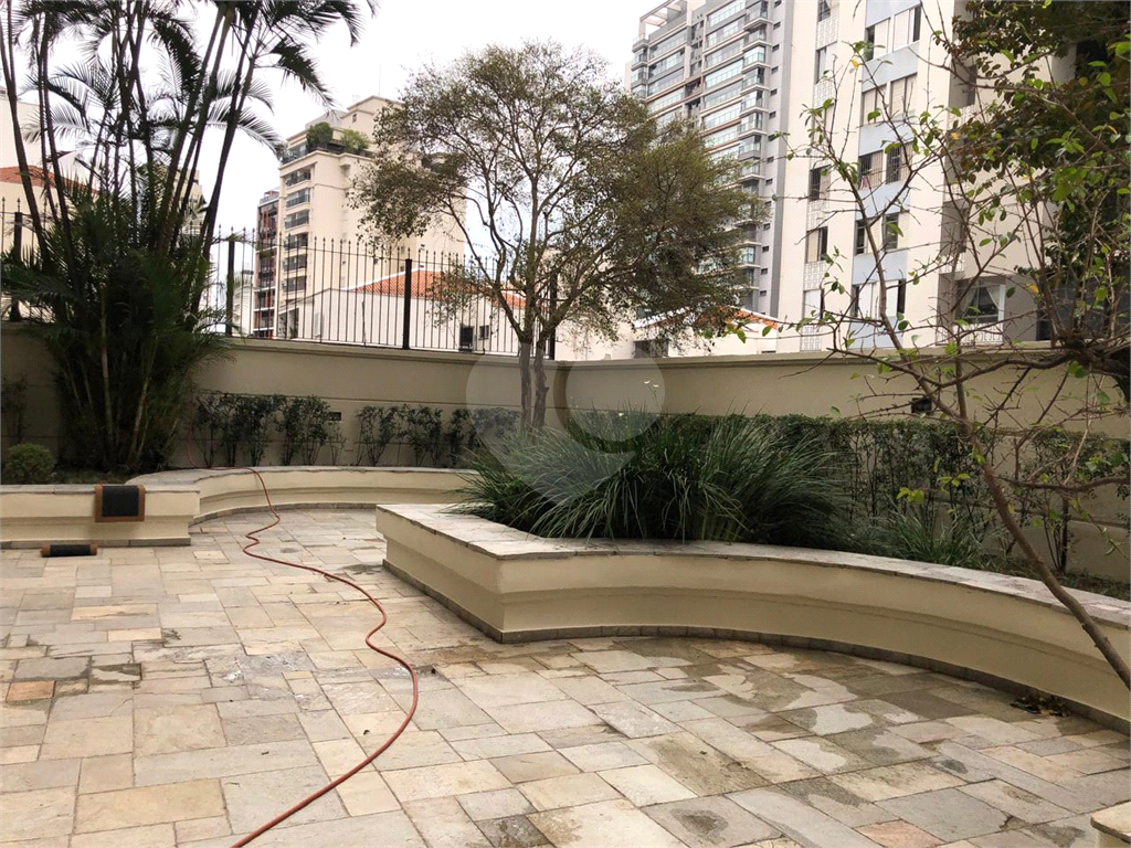 Apartamento clássico em Pinheiros – 3 dormitórios, 1 suíte, 1 vaga