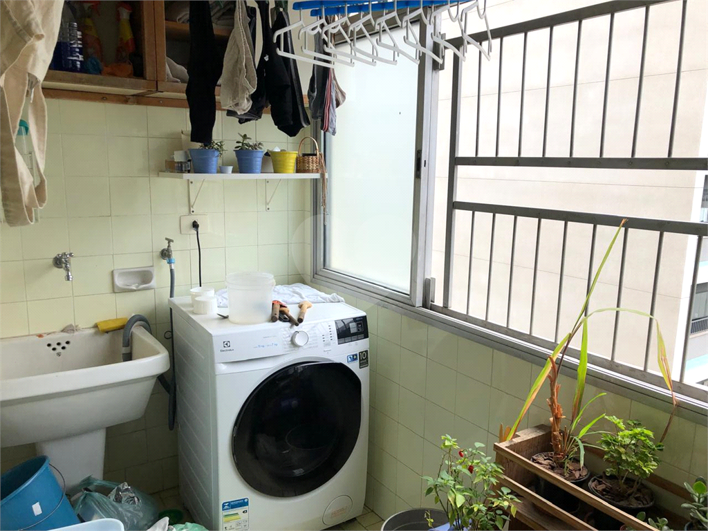 Apartamento clássico em Pinheiros – 3 dormitórios, 1 suíte, 1 vaga