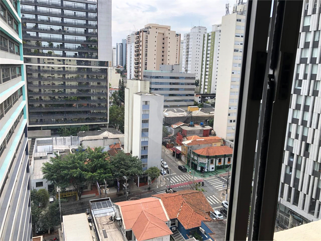 Apartamento clássico em Pinheiros – 3 dormitórios, 1 suíte, 1 vaga
