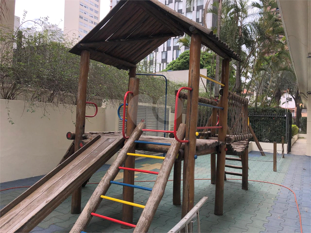 Apartamento clássico em Pinheiros – 3 dormitórios, 1 suíte, 1 vaga