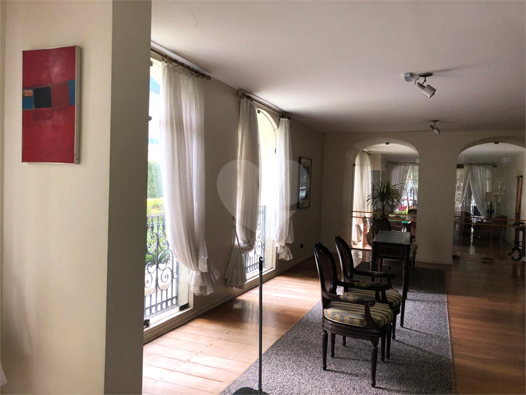 Apartamento clássico em Pinheiros – 3 dormitórios, 1 suíte, 1 vaga