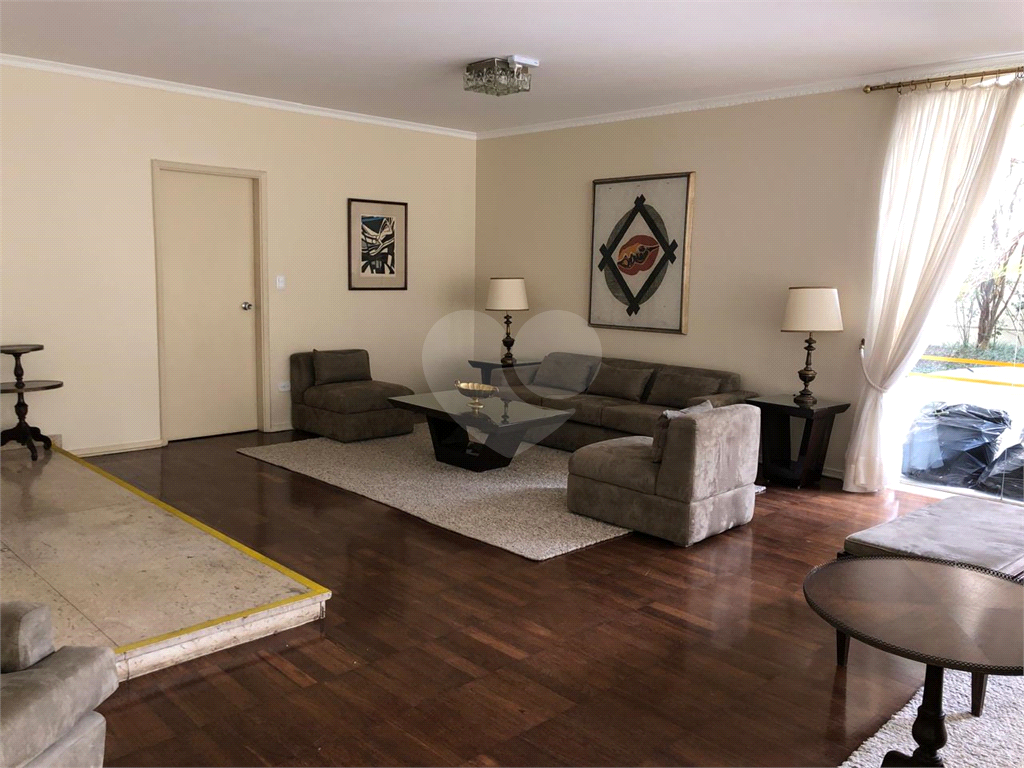 Apartamento clássico em Pinheiros – 3 dormitórios, 1 suíte, 1 vaga