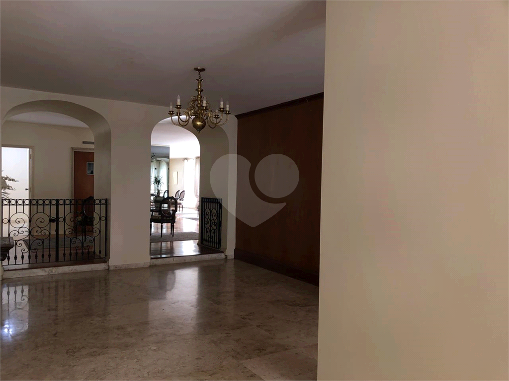 Apartamento clássico em Pinheiros – 3 dormitórios, 1 suíte, 1 vaga