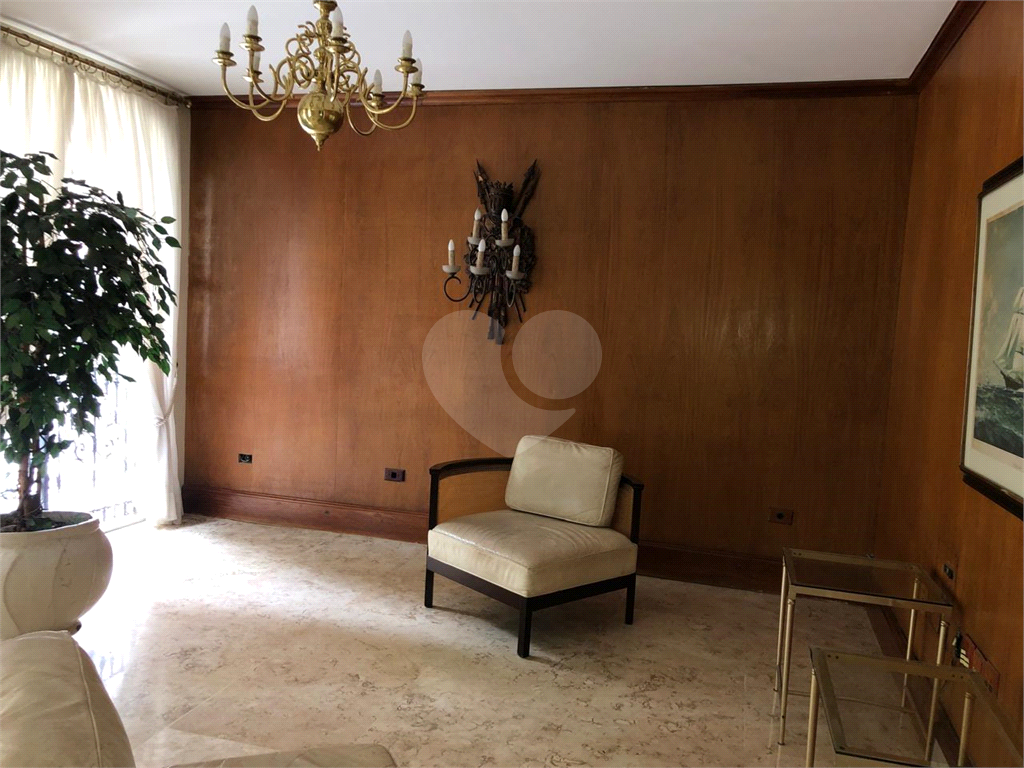Apartamento clássico em Pinheiros – 3 dormitórios, 1 suíte, 1 vaga