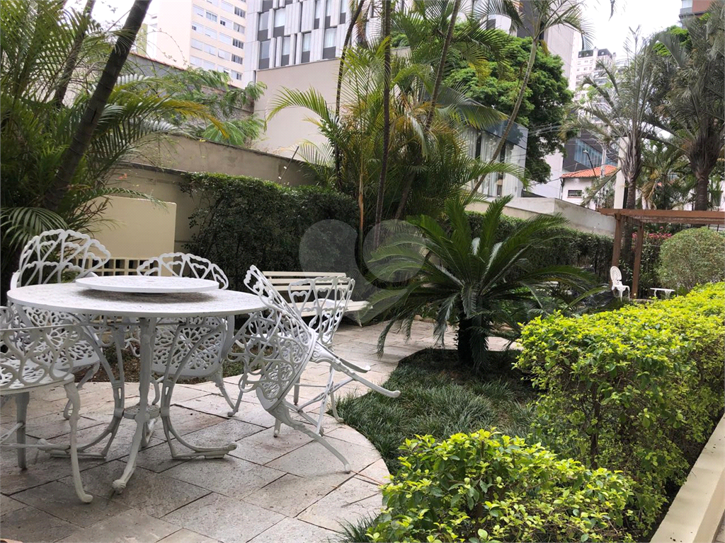 Apartamento clássico em Pinheiros – 3 dormitórios, 1 suíte, 1 vaga