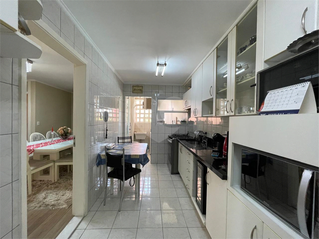 Oportunidade única. apartamento com 3 dormitórios 1 suite,  semi mobilado. 