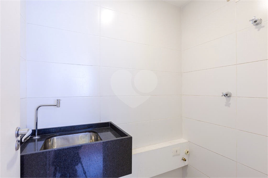 Apartamento para locação no Condomínio Mourato 111 – Pinheiros - 3 suítes e 2 vagas