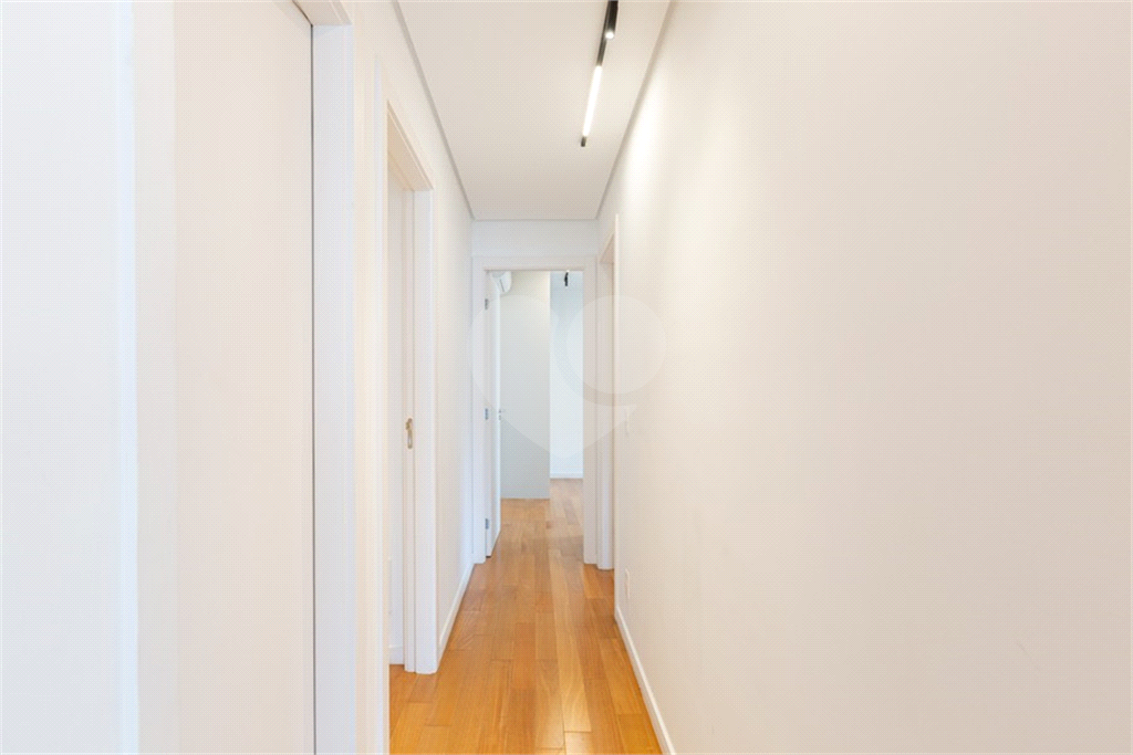 Apartamento para locação no Condomínio Mourato 111 – Pinheiros - 3 suítes e 2 vagas