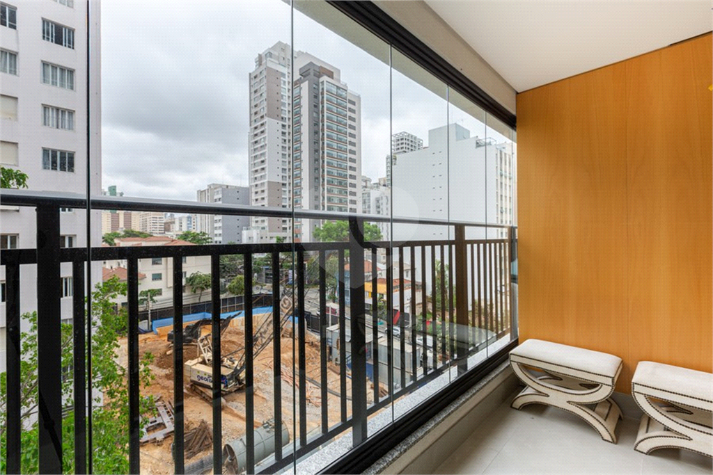 Apartamento mobiliado para locação no Condomínio Mourato 111 – Pinheiros