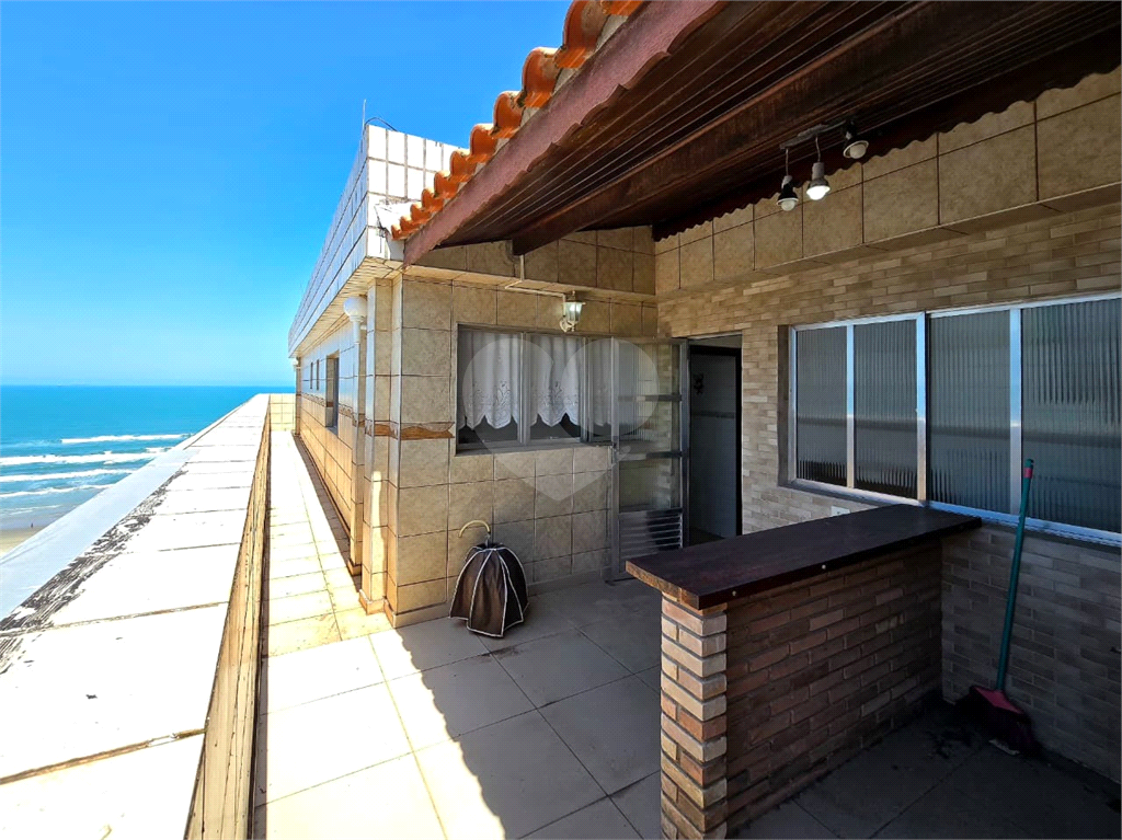 Apartamento Cobertura à venda com 2 quartos 1 vaga vista mar em Vila Tupi Praia Grande - SP 