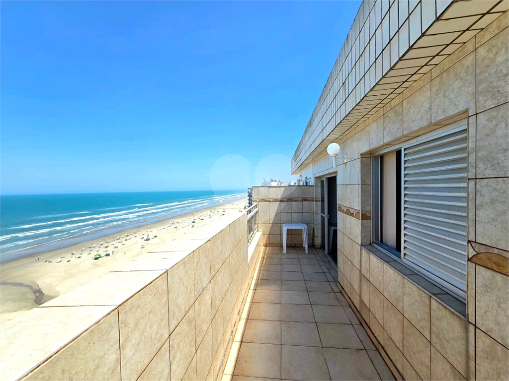 Apartamento Cobertura à venda com 2 quartos 1 vaga vista mar em Vila Tupi Praia Grande - SP 