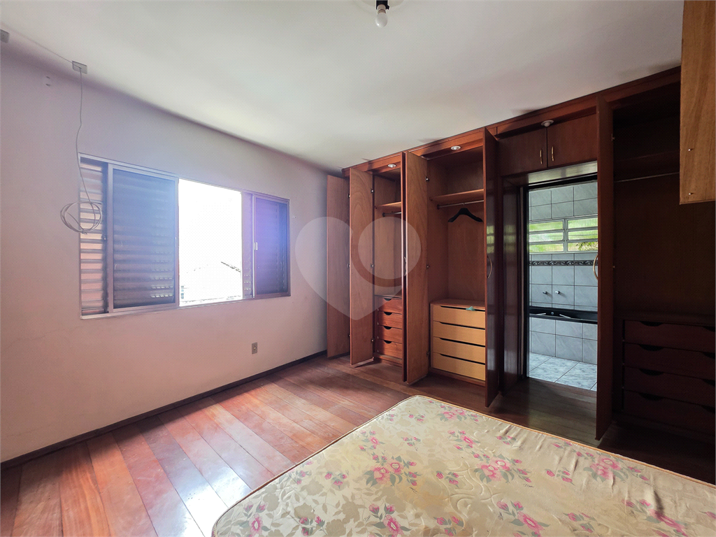 Casa - Sobrado ´- Saúde - 5 Quartos / 2 Suítes - 3 Vagas - Venda / Compra / Locação / Aluguel