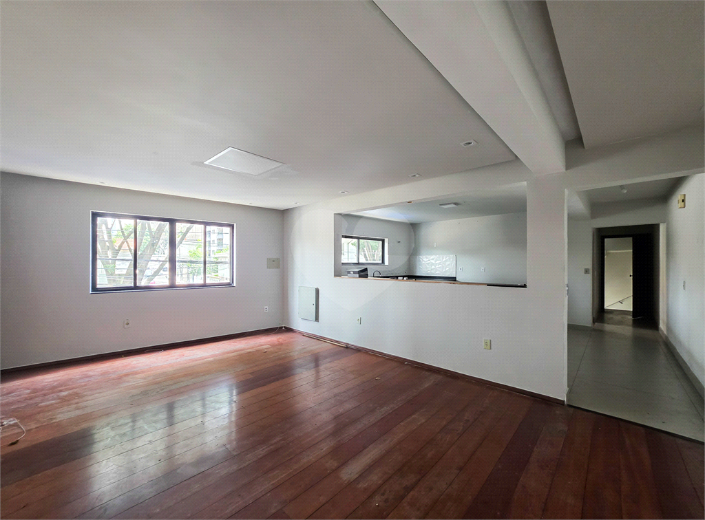 Casa - Sobrado ´- Saúde - 5 Quartos / 2 Suítes - 3 Vagas - Venda / Compra / Locação / Aluguel