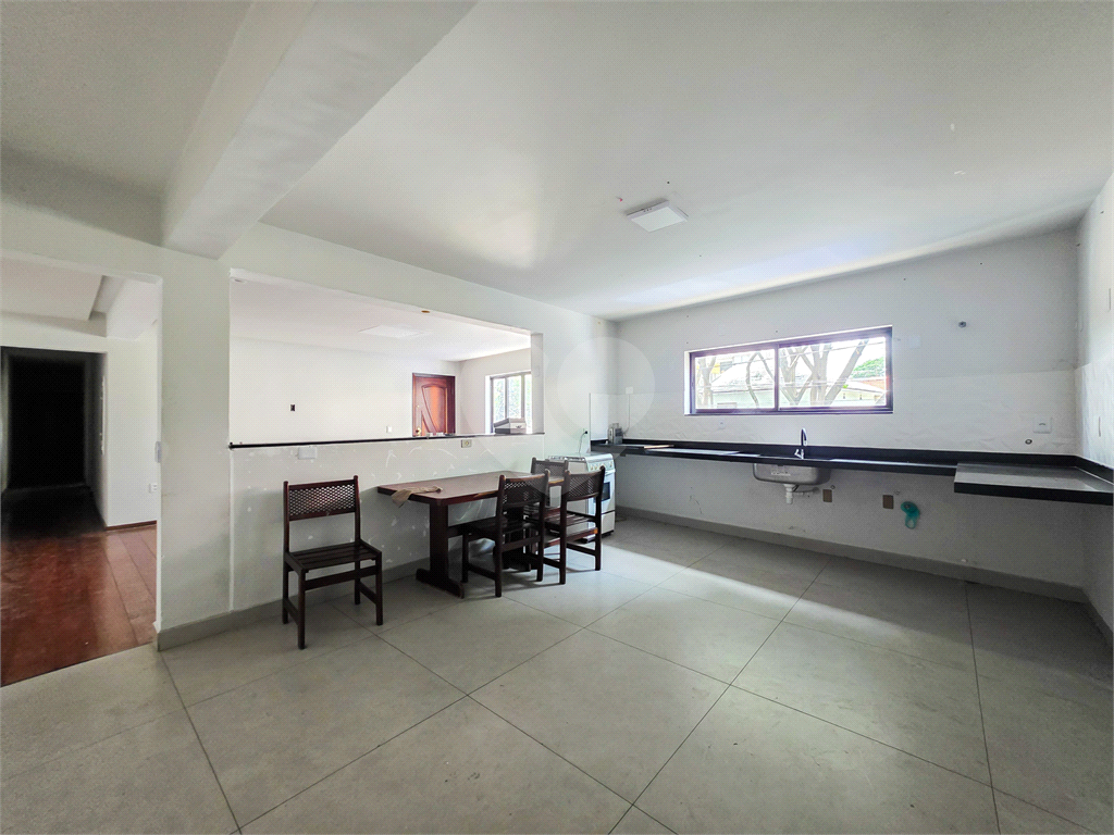 Casa - Sobrado ´- Saúde - 5 Quartos / 2 Suítes - 3 Vagas - Venda / Compra / Locação / Aluguel