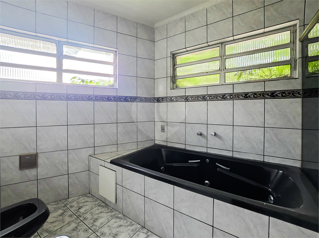 Casa - Sobrado ´- Saúde - 5 Quartos / 2 Suítes - 3 Vagas - Venda / Compra / Locação / Aluguel