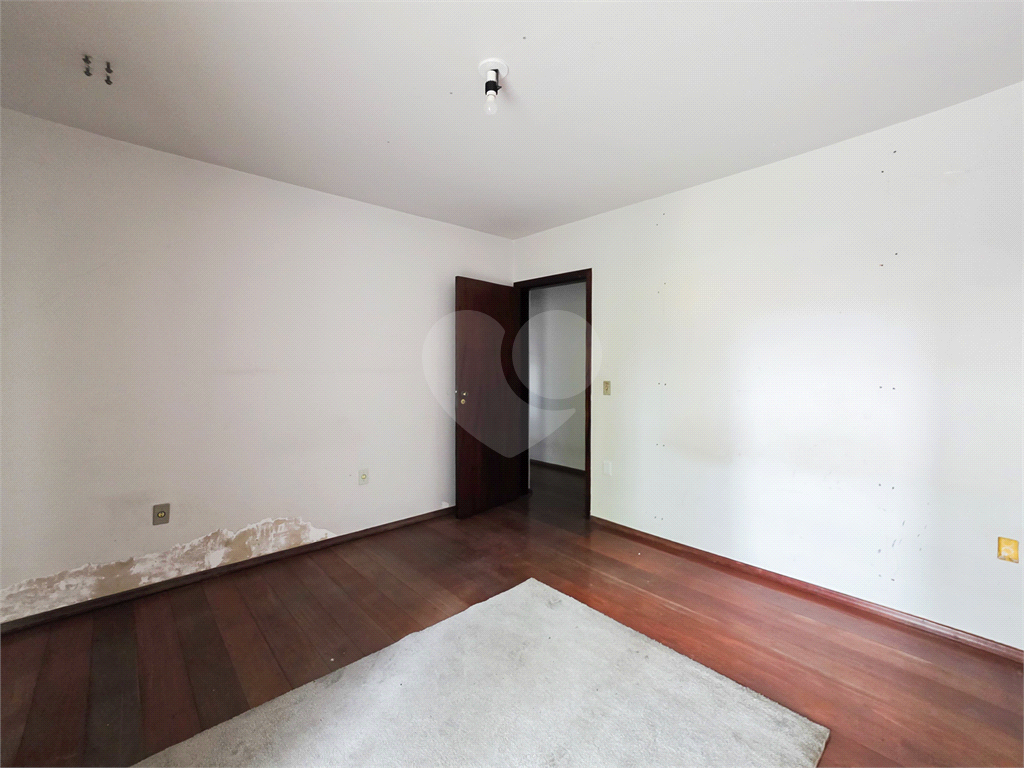 Casa - Sobrado ´- Saúde - 5 Quartos / 2 Suítes - 3 Vagas - Venda / Compra / Locação / Aluguel