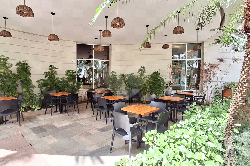 APARTAMENTO em MOEMA