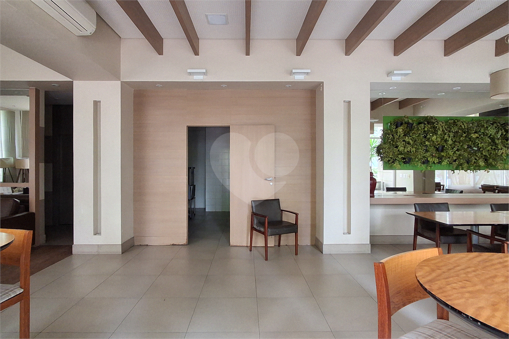 APARTAMENTO em MOEMA