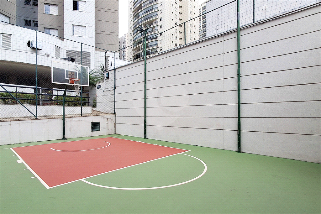 APARTAMENTO em MOEMA