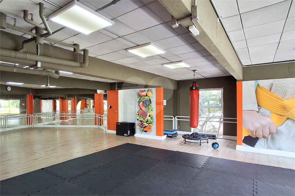 APARTAMENTO em MOEMA