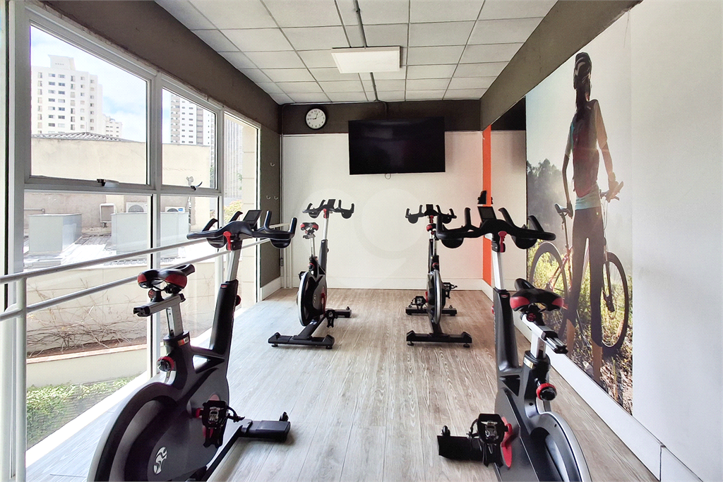 APARTAMENTO em MOEMA