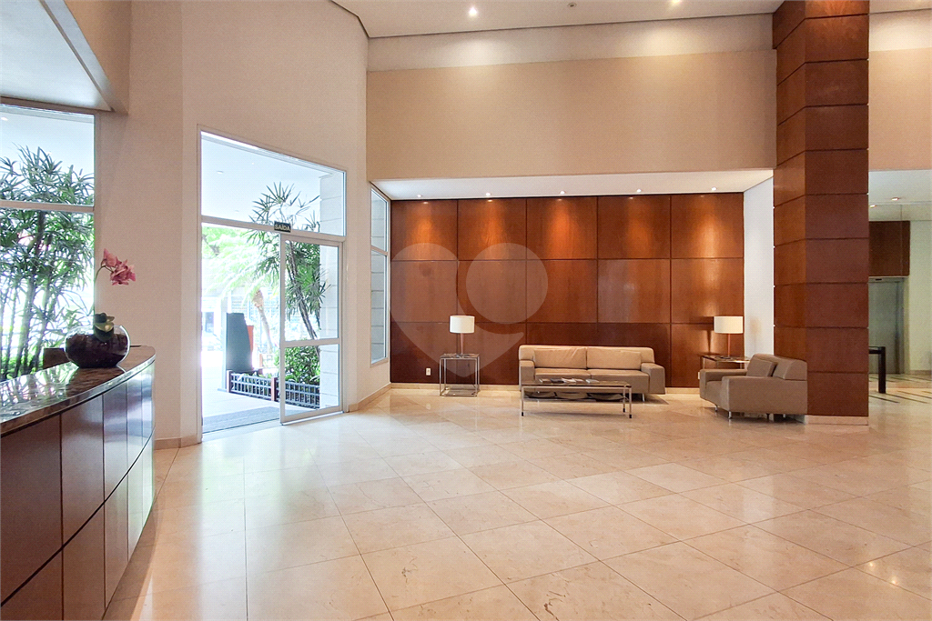 APARTAMENTO em MOEMA