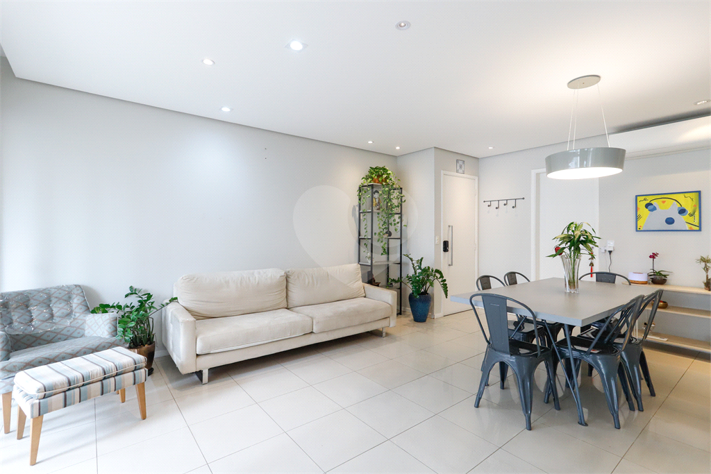 APARTAMENTO em MOEMA