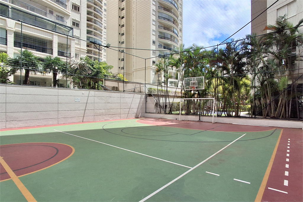 APARTAMENTO em MOEMA