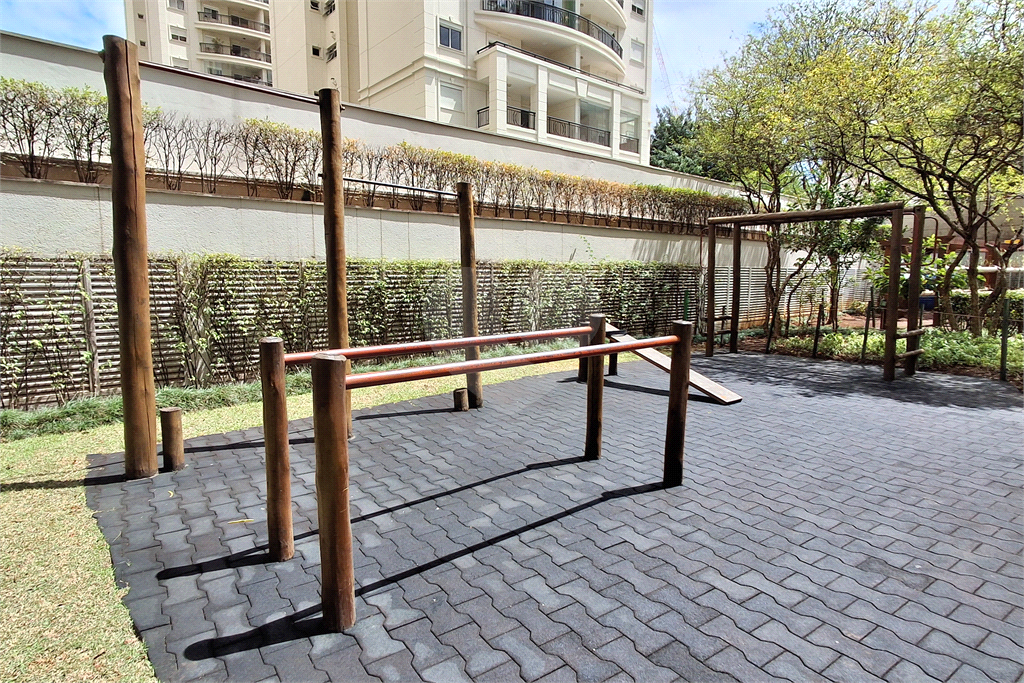 APARTAMENTO em MOEMA